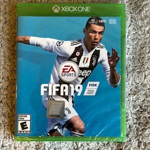 FIFA 19 Xbox One Game - - Blue Cover